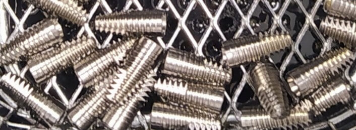 Titanium dental implants